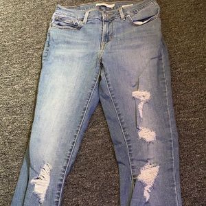 ripped skinny levi’s jeans